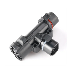 Connecteurs électriques AnySolar, conçus pour assurer une connexion sécurisée et efficace des installations solaires, garantissant une conductivité optimale et une performance durable.