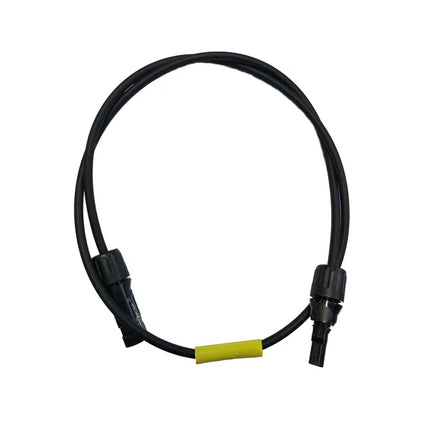 Câble électrique noir avec connecteurs Stäubli aux extrémités et manchon jaune